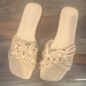 Marc Fisher Women's Tan Knotted Slide Sandals